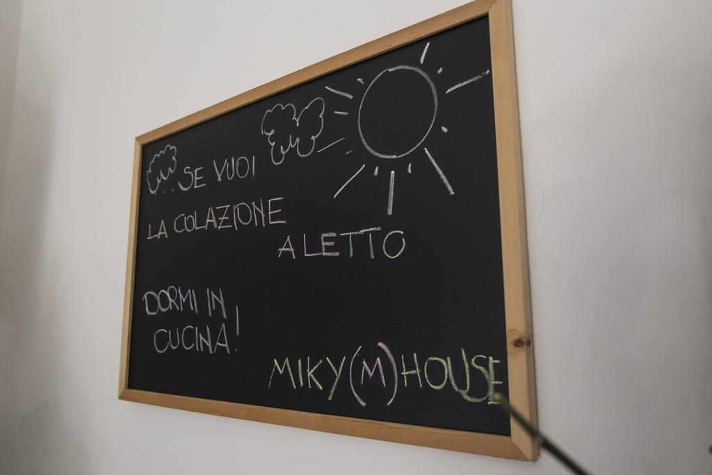 Miky M House B&B กาญารี ภายนอก รูปภาพ